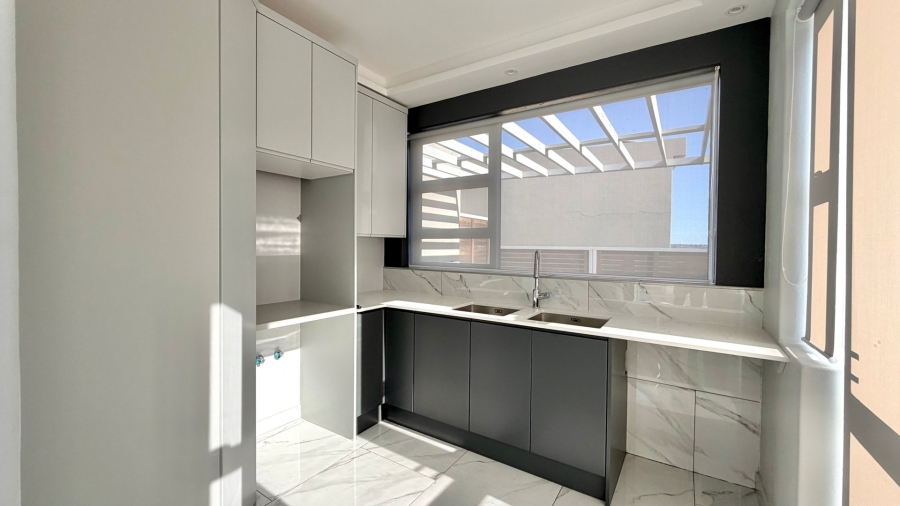 5 Bedroom Property for Sale in Dennegeur Western Cape